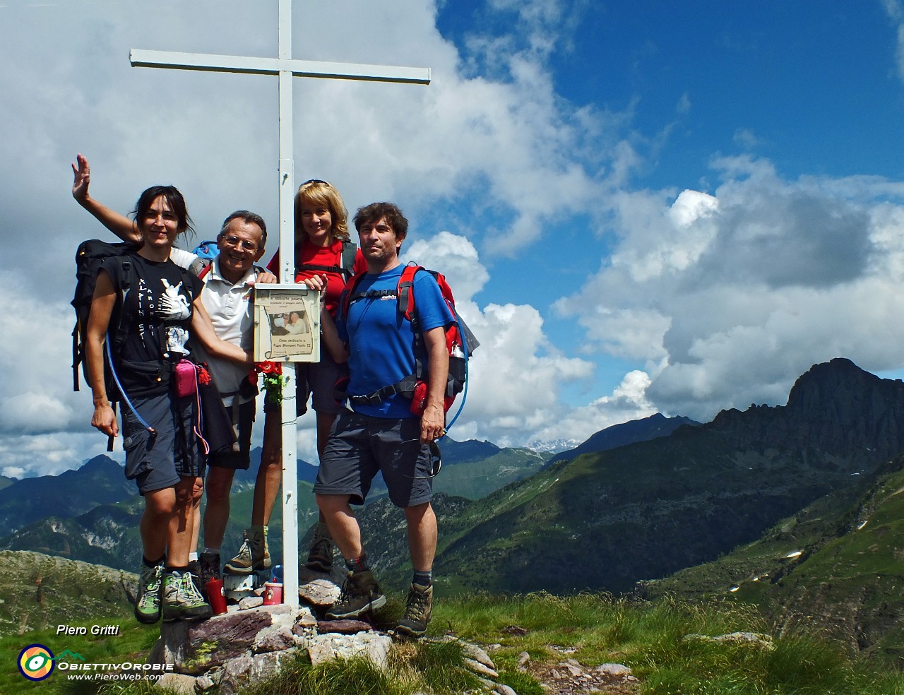 02 In vetta alla Cima di Mezzeno (alias Giovanni P. II, 2230 m).JPG